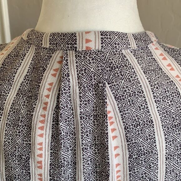 Breezy Striped Blouse - Picture 6 of 9